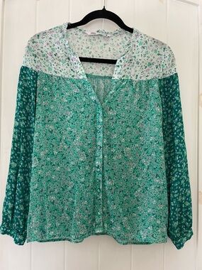 Zara Green Floral Button down Boho Blouse Long Sleeves lightweight Sz M viscose